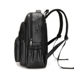 Mochila de Couro Masculina Marcanzzi MZ072 com porta USB, estrutura resistente à água e proteção antifurto ideal para trabalho e viagens