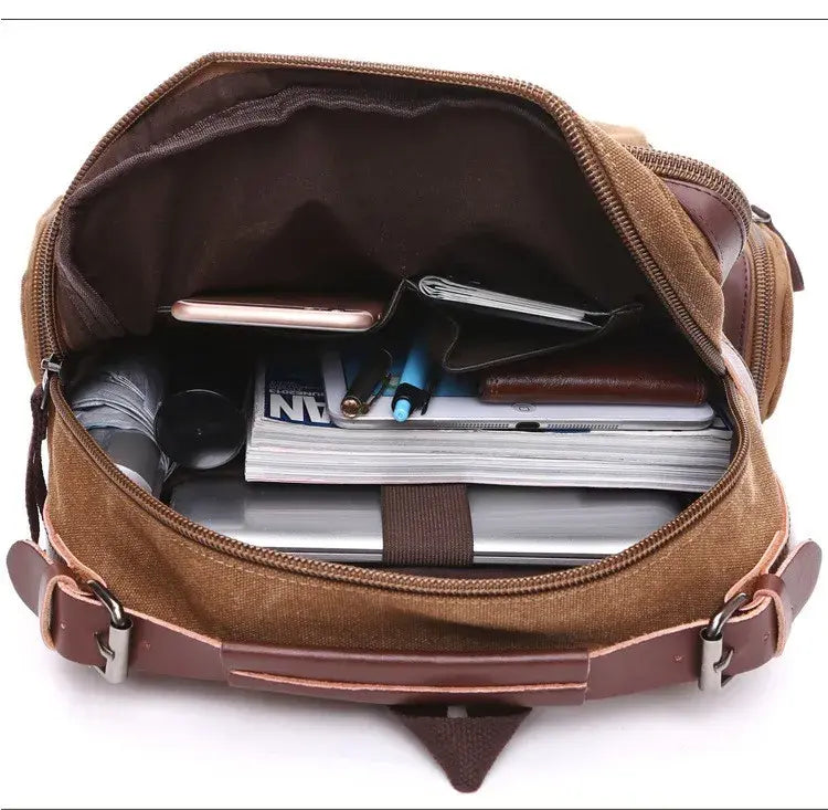 Mochila Executiva Marcanzzi MZ069 com lona resistente e detalhes em couro sintético, ideal para notebook, documentos e acessórios pessoais