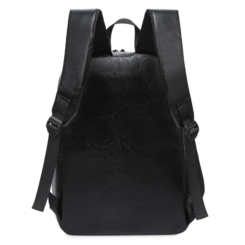 Mochila Executiva em Couro Marcanzzi Munich MZ075 com acabamento refinado e design moderno para profissionais que valorizam elegância e organização.
