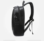 Mochila Executiva em Couro Marcanzzi Munich MZ075 com acabamento refinado e design moderno para profissionais que valorizam elegância e organização.