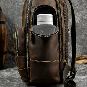 Mochila Executiva em Couro Marcanzzi Retrô MZ071, elegante e funcional, com compartimentos ideais para o dia a dia executivo moderno.