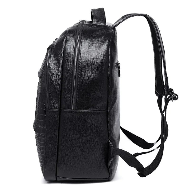 Mochila Executiva em Couro Marcanzzi Seoul MZ074 com couro legítimo e compartimentos inteligentes para notebook, documentos e acessórios pessoais