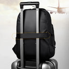 Mochila Executiva Marcanzzi MZ065 confeccionada em material impermeável com compartimento para notebook 15” e espaço para documentos e acessórios pessoais