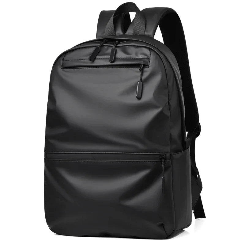 Mochila Executiva Marcanzzi MZ065 confeccionada em material impermeável com compartimento para notebook 15” e espaço para documentos e acessórios pessoais
