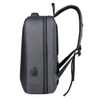 Mochila Executiva Marcanzzi MZ067, notebook 15", impermeável, com porta USB, trava TSA e acabamento premium para profissionais modernos.