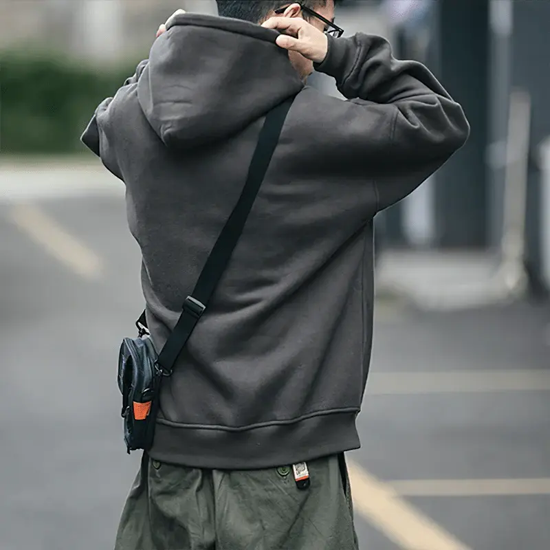 Moletom Masculino Street Marcanzzi MZ023: conforto e atitude com design versátil e acabamento premium. Ideal para o homem moderno que valoriza qualidade.