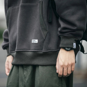 Moletom Masculino Street Marcanzzi MZ023: conforto e atitude com design versátil e acabamento premium. Ideal para o homem moderno que valoriza qualidade.