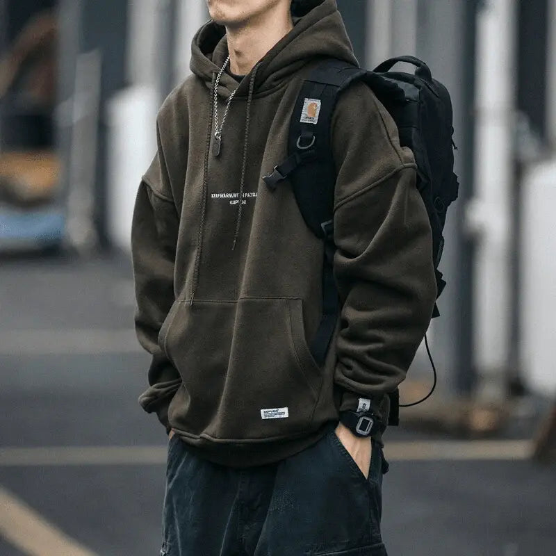 Moletom Masculino Street Marcanzzi MZ023: conforto e atitude com design versátil e acabamento premium. Ideal para o homem moderno que valoriza qualidade.