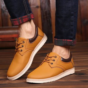 Sapatênis Masculino de Couro Marcanzzi MZ449: elegância e conforto com solado antiderrapante e palmilha acolchoada. Ideal para qualquer ocasião.