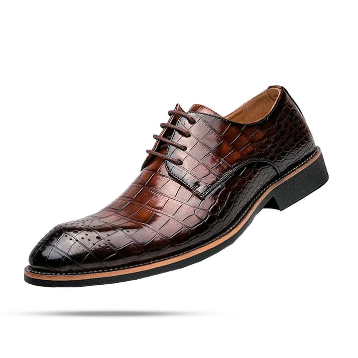 Sapato Masculino Derby em Couro Marcanzzi MZ354 nas cores preto e marrom, com design sofisticado, costura refinada e acabamento lustrado.