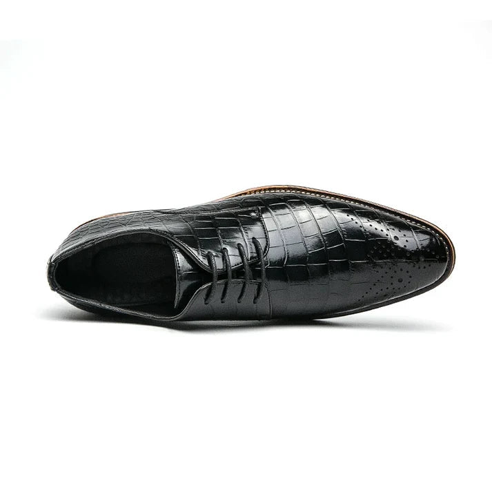 Sapato Masculino Derby em Couro Marcanzzi MZ354 nas cores preto e marrom, com design sofisticado, costura refinada e acabamento lustrado.