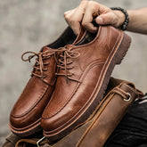 Sapato Masculino em Couro Marcanzzi MZ365 feito em couro legítimo, com palmilha macia, solado resistente e design clássico para estilo sofisticado.