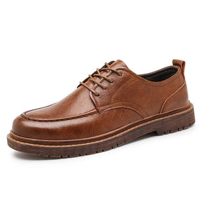 Sapato Masculino em Couro Marcanzzi MZ365 feito em couro legítimo, com palmilha macia, solado resistente e design clássico para estilo sofisticado.