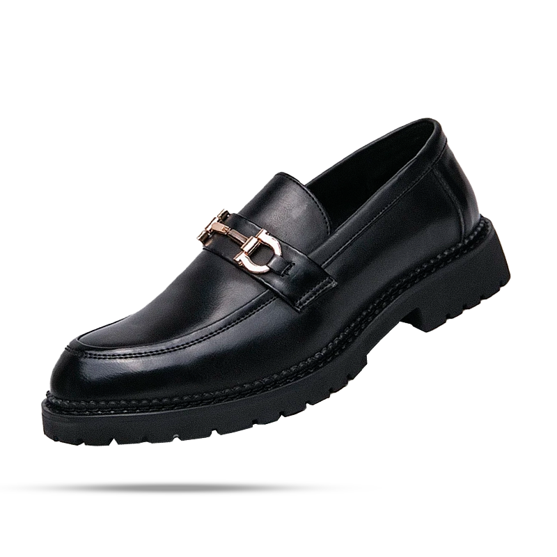 Sapato Masculino Loafer Marcanzzi MZ363 na cor preta com costura dupla e solado vulcanizado. Estilo marcante e aderência para o dia a dia.