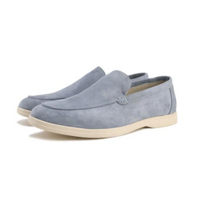 Sapato Masculino Loafer Marcanzzi MZ366 em camurça, elegante e confortável. Perfeito para ocasiões especiais e combinações formais ou informais.