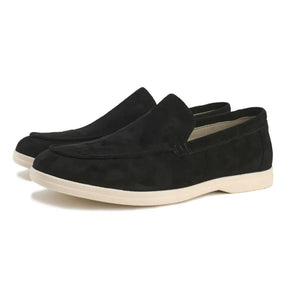 Sapato Masculino Loafer Marcanzzi MZ366 em camurça, elegante e confortável. Perfeito para ocasiões especiais e combinações formais ou informais.