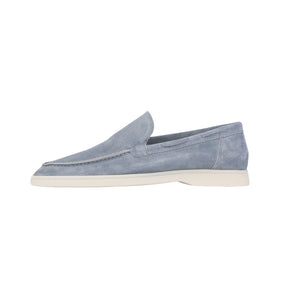 Sapato Masculino Loafer Marcanzzi MZ367: elegância casual em camurça macia, ideal para ocasiões especiais. Conforto e estilo para trajes sociais ou descontraído