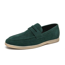 Sapato Masculino Loafer Marcanzzi MZ370 em camurça, elegante e versátil. Ideal para trabalho e lazer, oferece conforto, estilo atemporal e ajuste impecável.