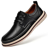 Sapato Masculino Marcanzzi MZ364 feito em materiais premium com acabamento refinado, palmilha macia e solado resistente para estilo e conforto diário.