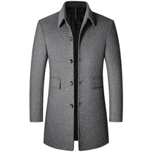 Sobretudo Masculino de Lã Grife Marcanzzi MZ093 com gola polo, costuras reforçadas, tecido anti-alérgico e acabamento sofisticado.