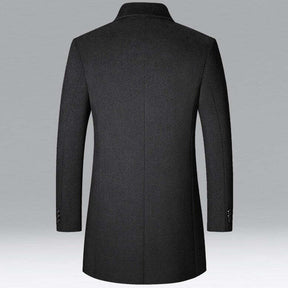 Sobretudo Masculino de Lã Grife Marcanzzi MZ093 com gola polo, costuras reforçadas, tecido anti-alérgico e acabamento sofisticado.