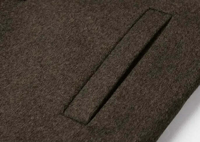 Sobretudo Masculino de Lã Grife Marcanzzi MZ098 feito em lã de alta qualidade, com corte refinado, forro aquecido e design inspirado na Itália.