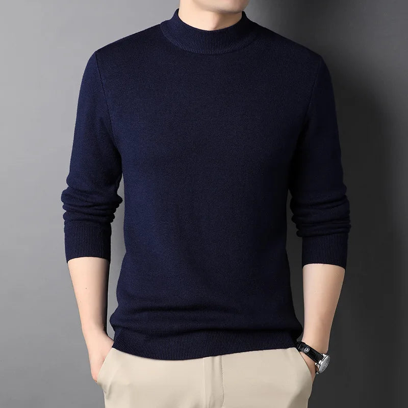 Suéter Masculino Básico Marcanzzi MZ041 com design minimalista, acabamento premium e conforto ideal para compor looks elegantes e modernos.