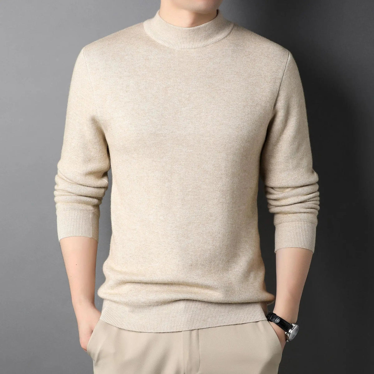 Suéter Masculino Básico Marcanzzi MZ041 com design minimalista, acabamento premium e conforto ideal para compor looks elegantes e modernos.