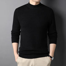 Suéter Masculino Básico Marcanzzi MZ041 com design minimalista, acabamento premium e conforto ideal para compor looks elegantes e modernos.