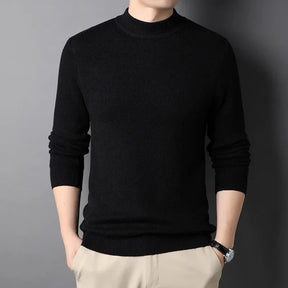 Suéter Masculino Básico Marcanzzi MZ041 com design minimalista, acabamento premium e conforto ideal para compor looks elegantes e modernos.