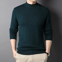 Suéter Masculino Básico Marcanzzi MZ041 com design minimalista, acabamento premium e conforto ideal para compor looks elegantes e modernos.