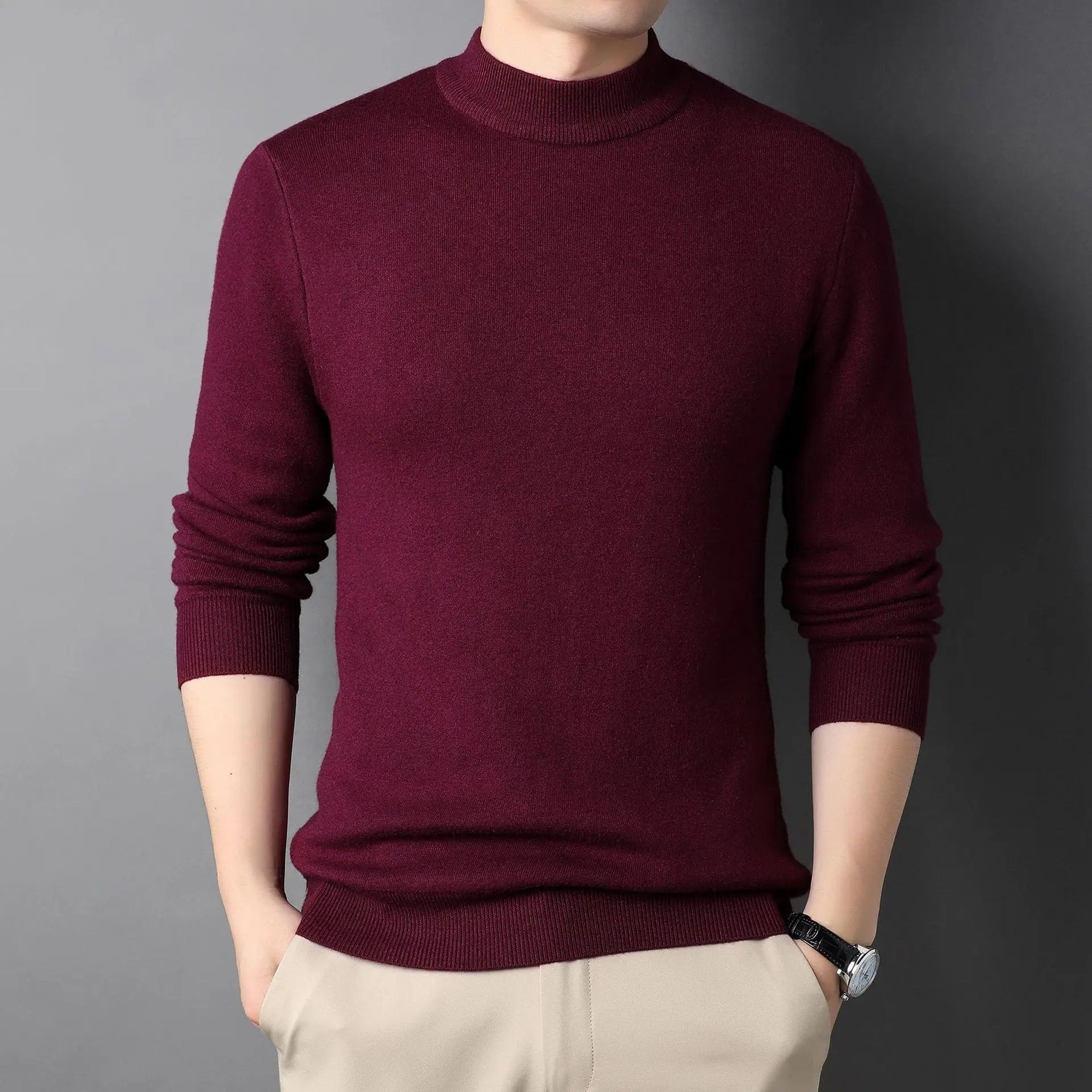Suéter Masculino Básico Marcanzzi MZ041 com design minimalista, acabamento premium e conforto ideal para compor looks elegantes e modernos.