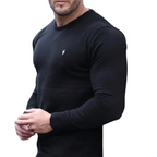 Suéter Masculino Marcanzzi MZ047 em lã superfina, elegante e confortável, com design atemporal e logotipo discreto. Ideal para looks casuais e formais.