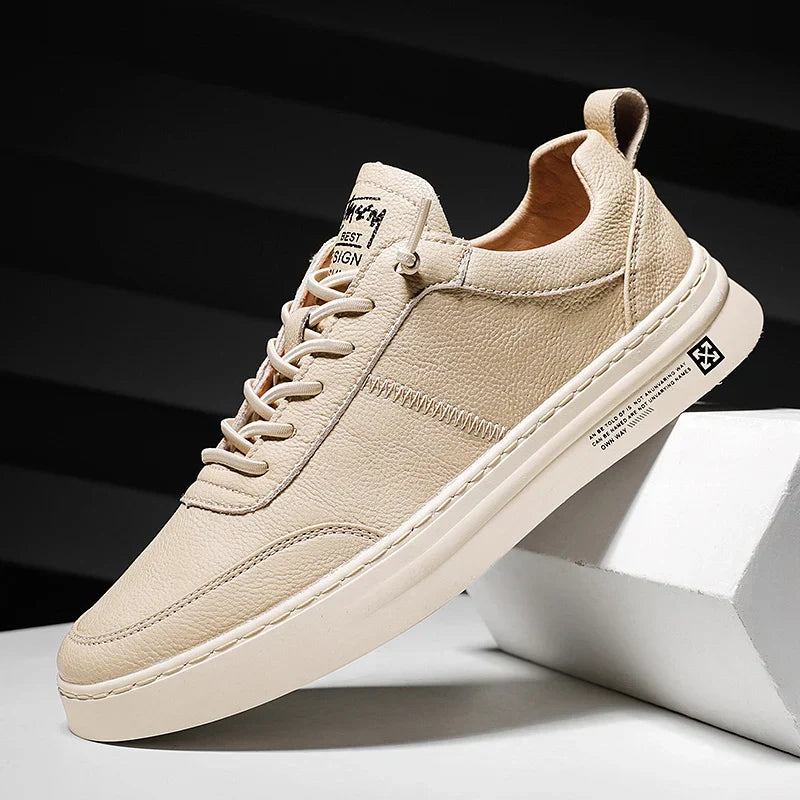 Tênis Masculino de Couro Marcanzzi MZ329 feito em couro premium, com palmilha ergonômica, solado antiderrapante e design elegante para uso diário.