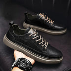 Tênis Masculino de Couro Marcanzzi MZ330 em couro legítimo premium, design versátil, palmilha anatômica e solado antiderrapante para estilo e conforto.